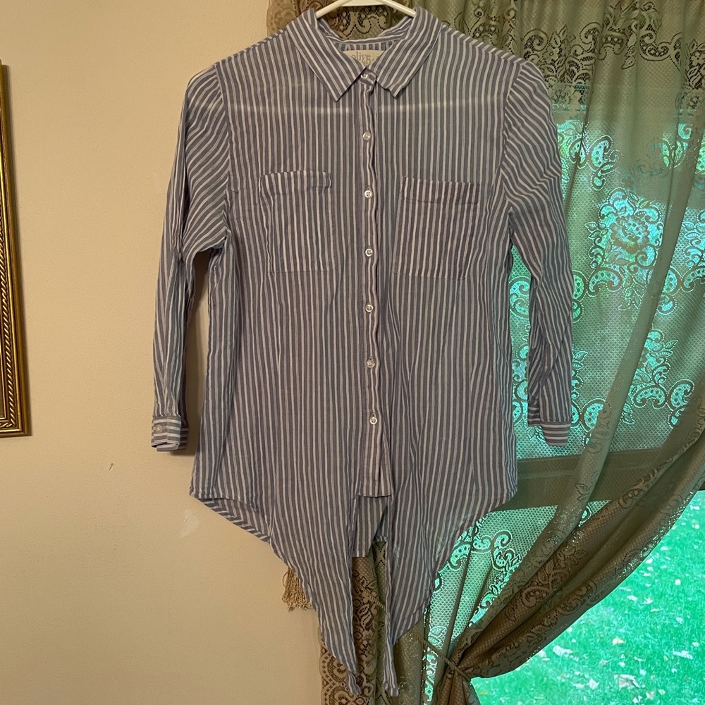Olive & Oak Front Tie Shirt Sz M